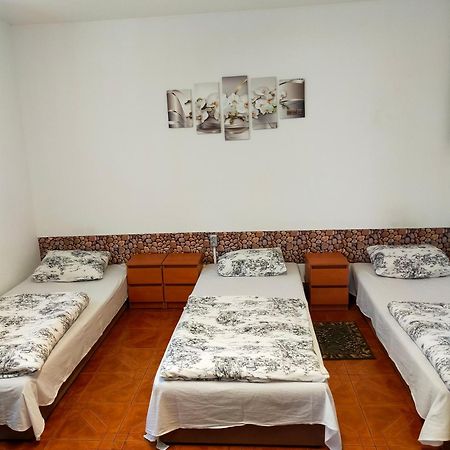 Hostel Madeira Гданськ Екстер'єр фото