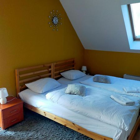 Hostel Madeira Гданськ Екстер'єр фото