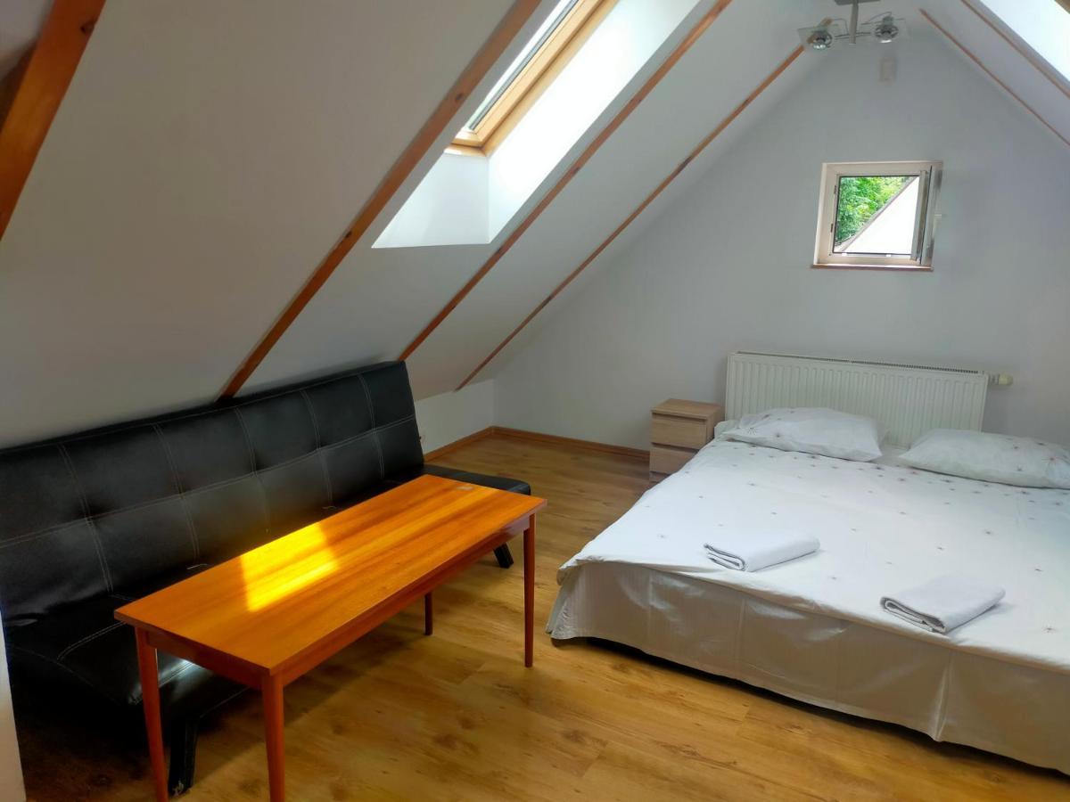 Hostel Madeira Гданськ Екстер'єр фото