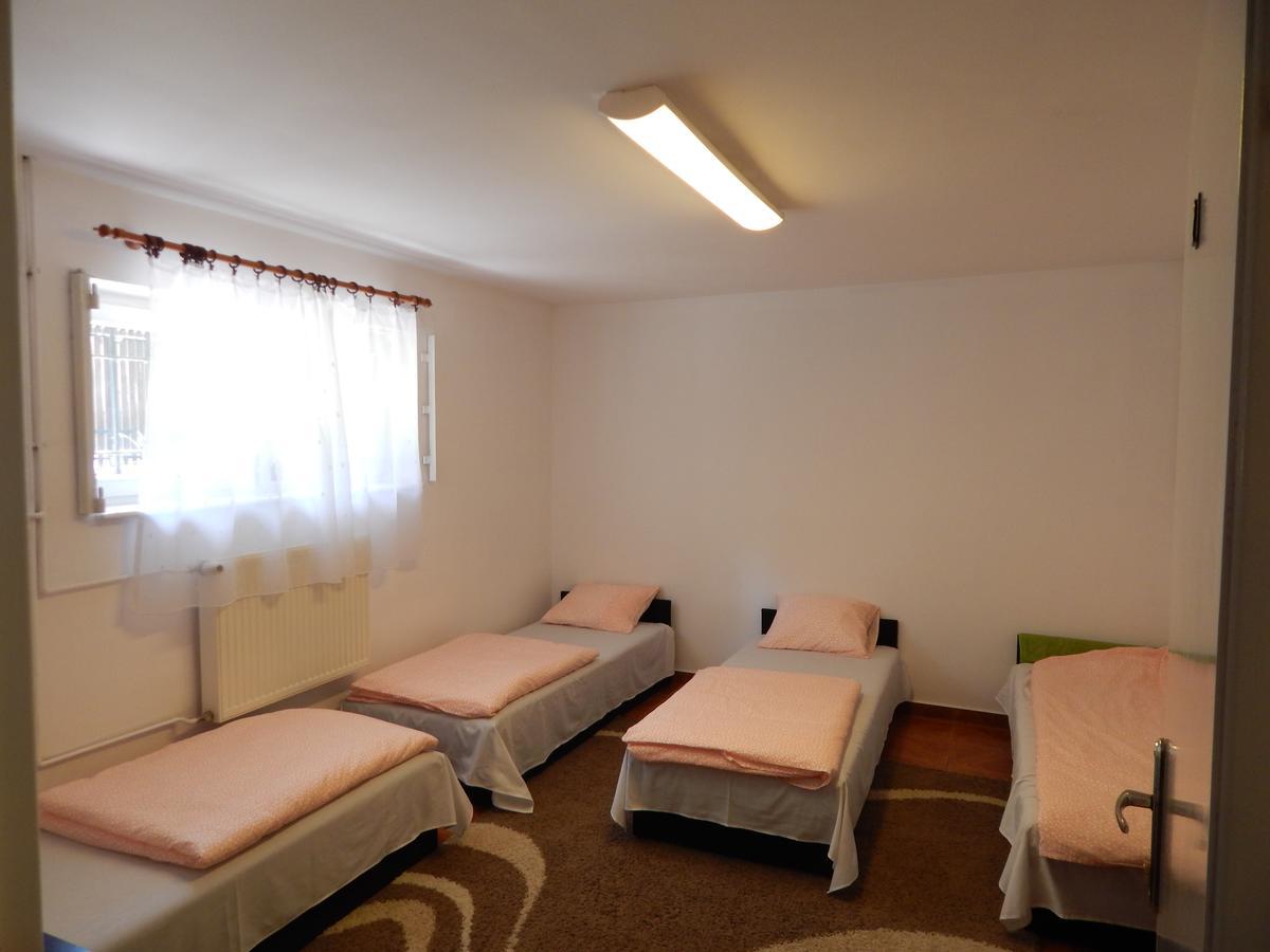 Hostel Madeira Гданськ Екстер'єр фото