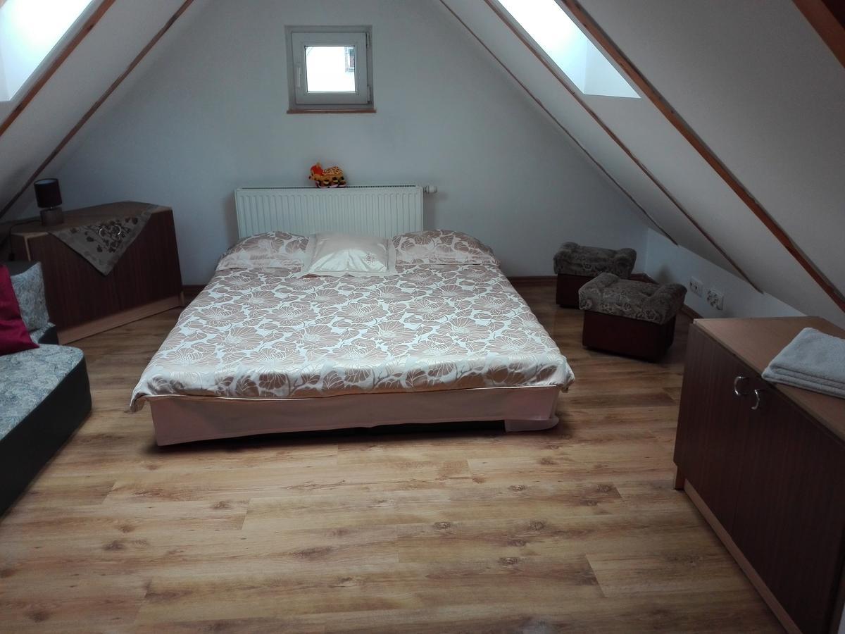 Hostel Madeira Гданськ Екстер'єр фото