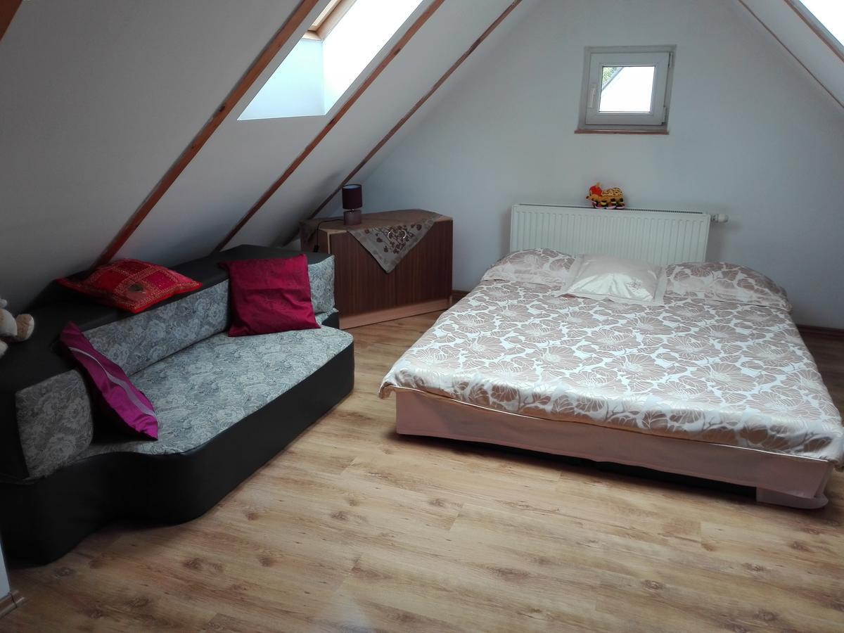 Hostel Madeira Гданськ Екстер'єр фото