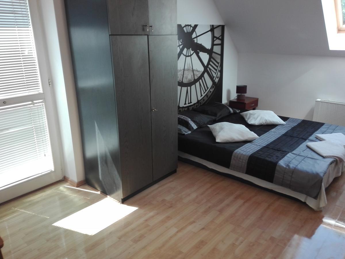 Hostel Madeira Гданськ Екстер'єр фото