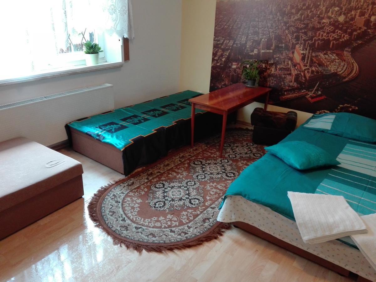 Hostel Madeira Гданськ Екстер'єр фото