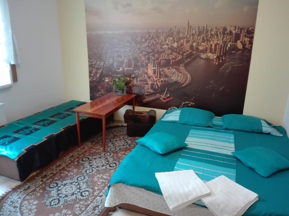 Hostel Madeira Гданськ Екстер'єр фото
