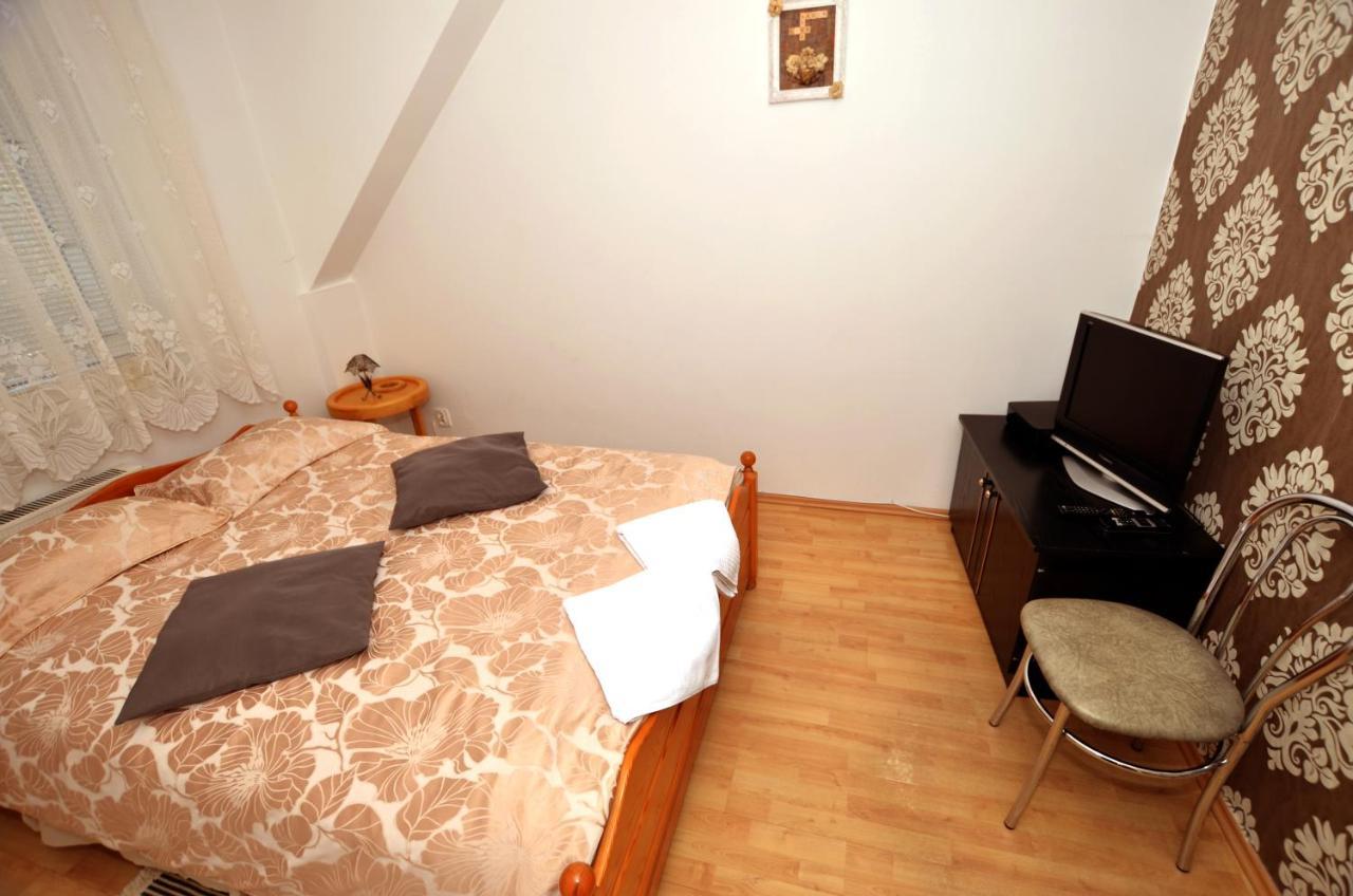 Hostel Madeira Гданськ Екстер'єр фото